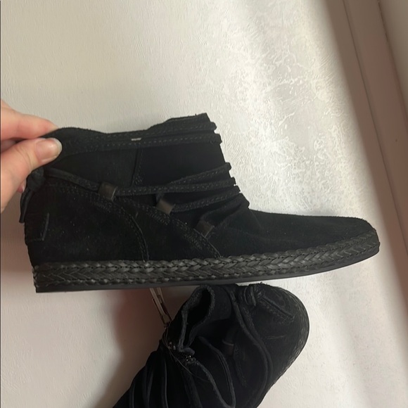 UGG Shoes - UGG Black Chukka Boots Sleek and Stylish